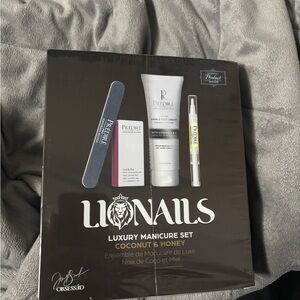 Predire Luxury Manicure Set - Coconut & Honey - Black and White